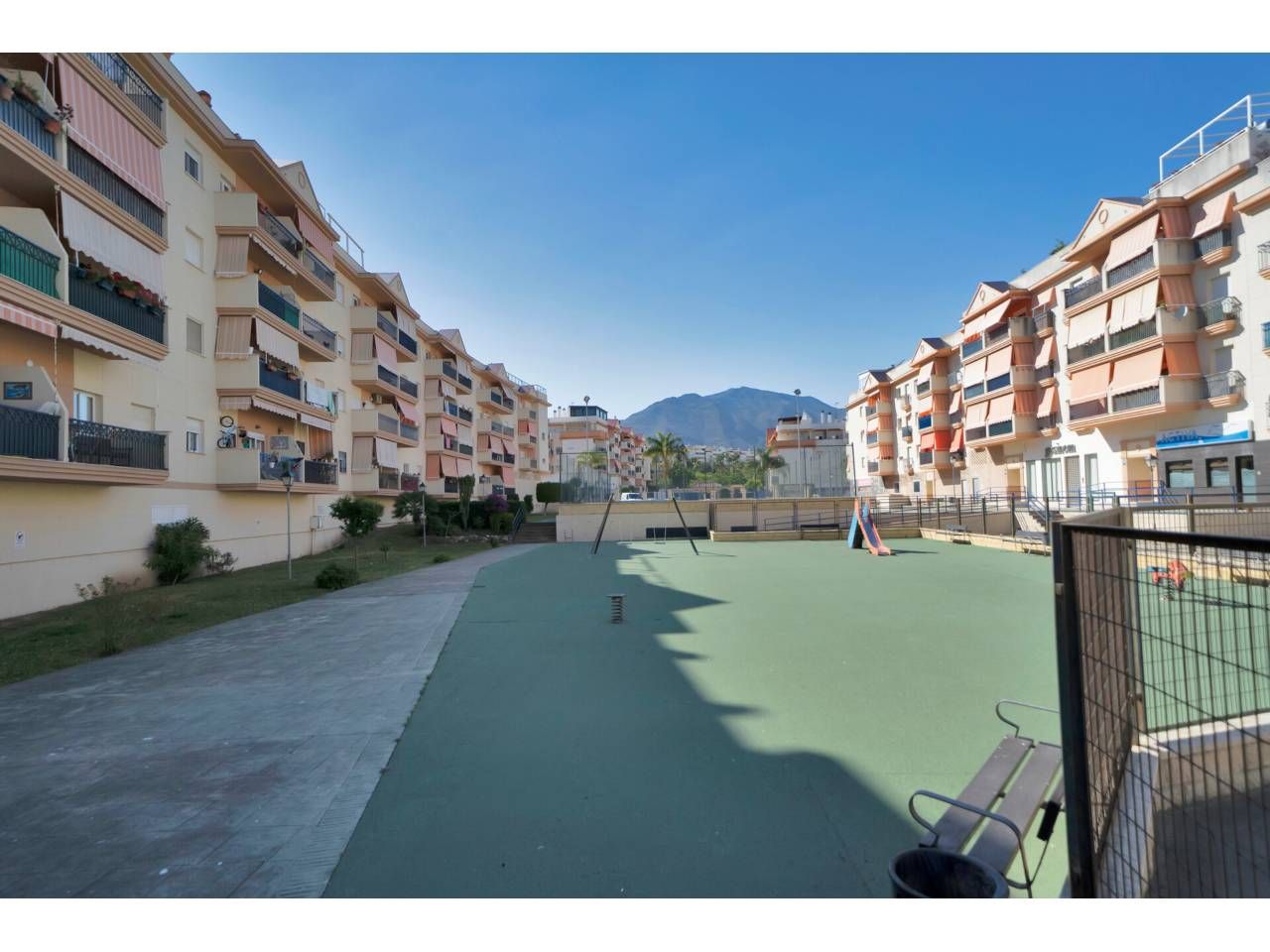 Exterior view of Flat for sale in Estepona  with Balcony and Community pool