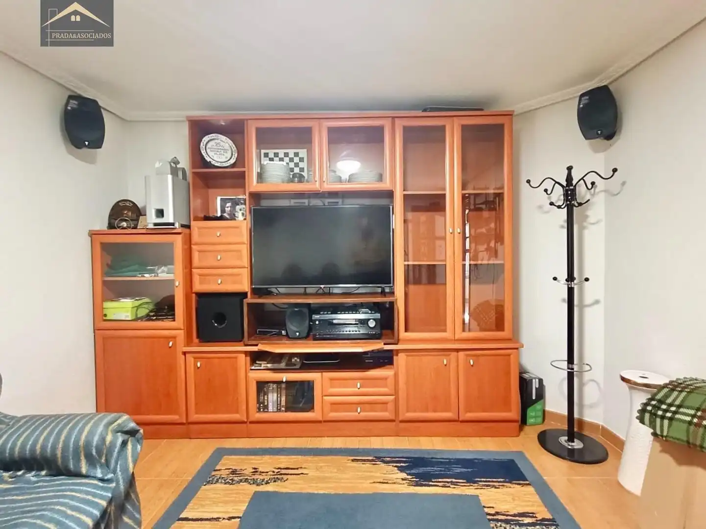 Sala d'estar de Casa o xalet en venda en Laredo amb Calefacció, Jardí privat i Terrassa