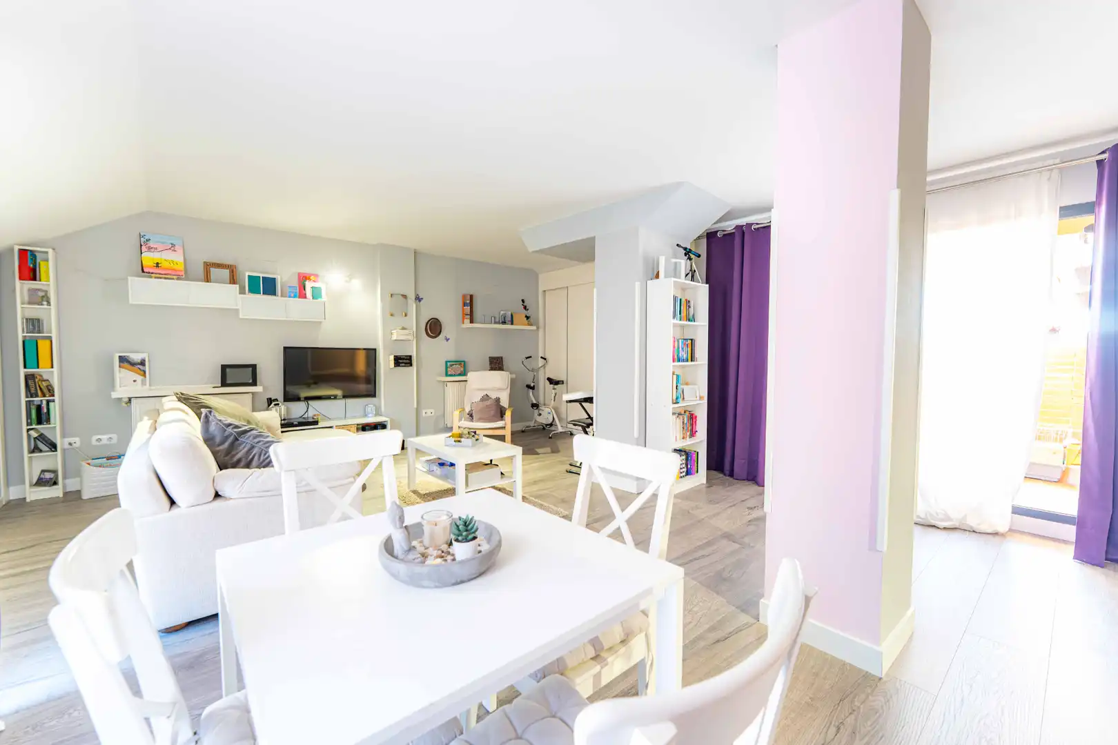 Schlafzimmer von Dachboden zum Verkauf in Arroyomolinos (Madrid) mit Heizung, Parkett und Terrasse