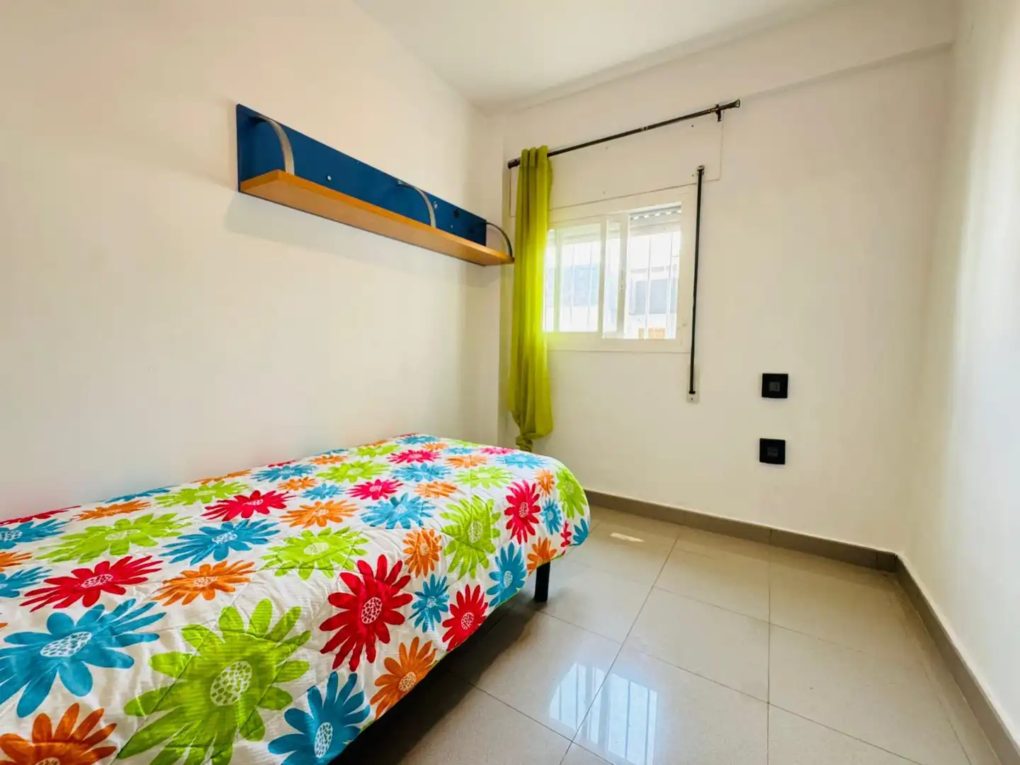 Habitación de Piso en venta en Algeciras con Amueblado y Balcón