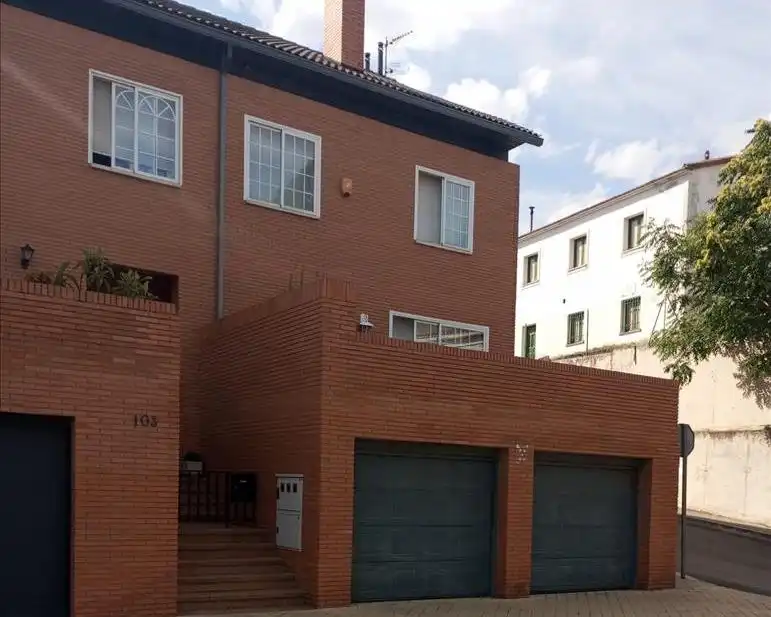 Vista exterior de Casa adosada en venda en Campo Real amb Terrassa i Traster