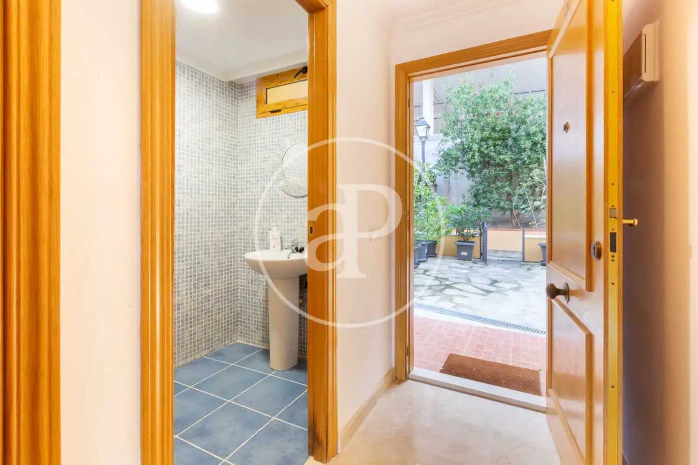 Baño de Casa adosada en venta en Chiva con Aire acondicionado, Calefacción y Jardín privado
