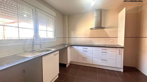 Foto 2 de Casa adosada en venta en Pioz, Guadalajara