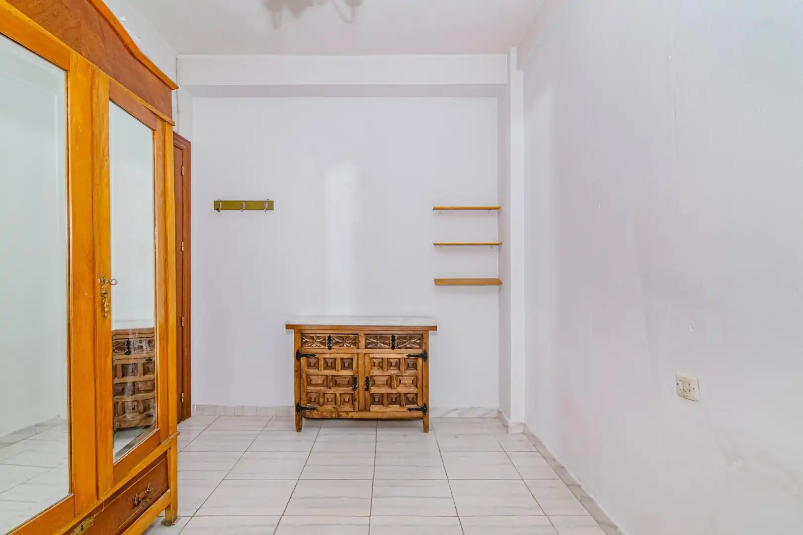 Piso en venta en Granada con Balcón
