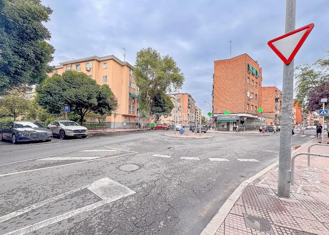 Vista exterior de Pis en venda en Alcalá de Henares amb Aire condicionat i Calefacció