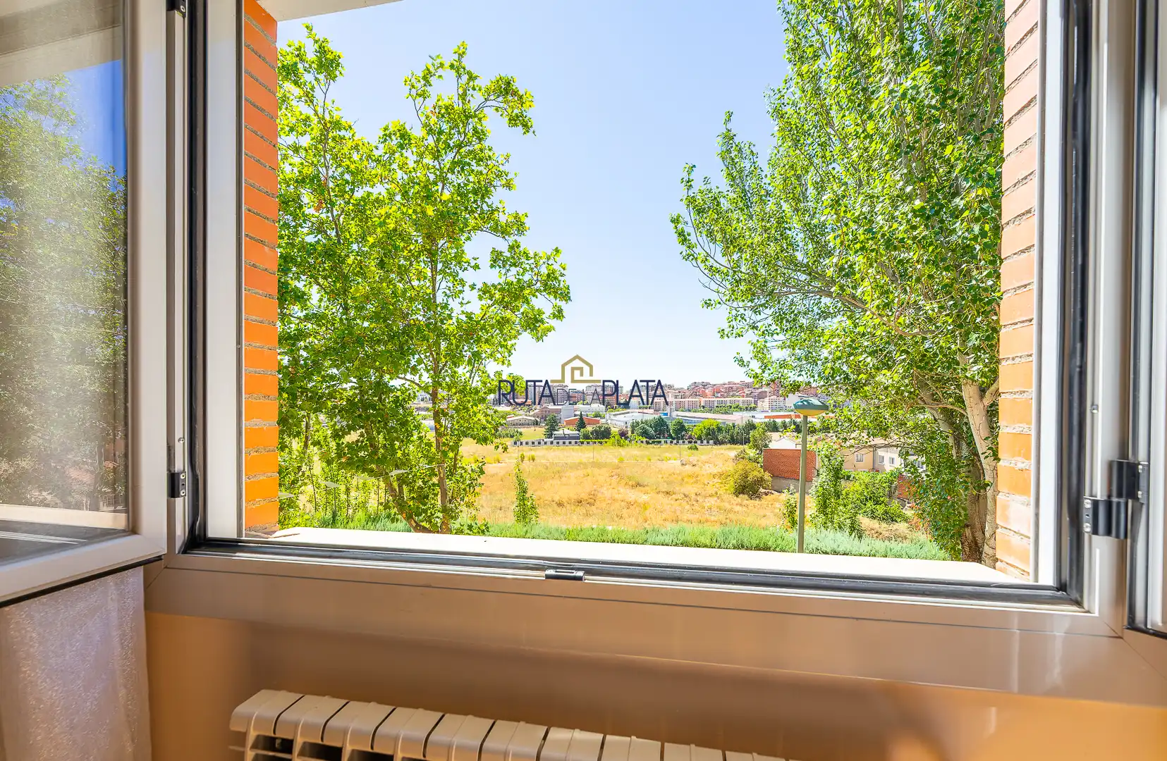 Vista exterior de Pis en venda en Zamora Capital  amb Calefacció, Parquet i Forn