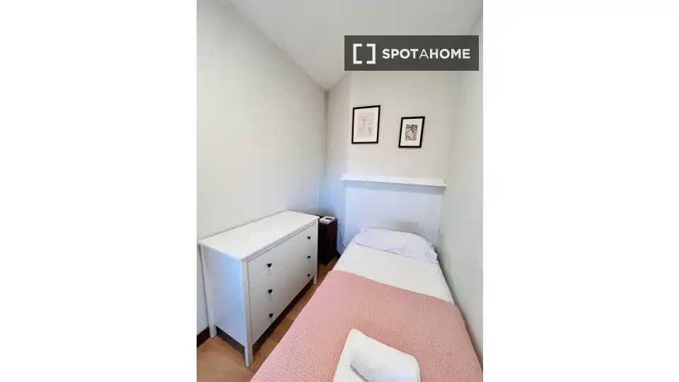 Habitación en Almenara -Ventilla