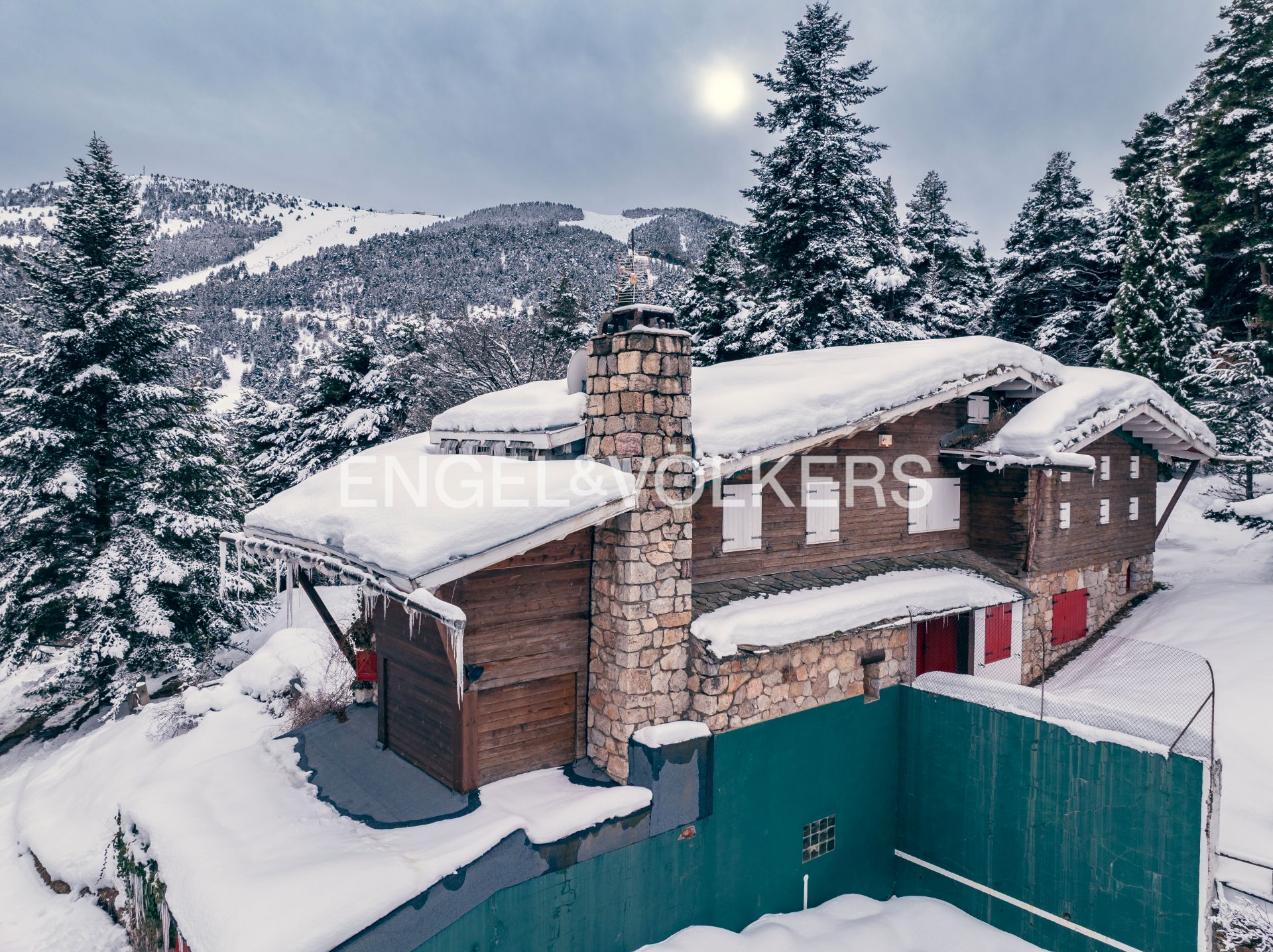 Vista exterior de Casa o chalet en venta en Alp con Calefacción, Jardín privado y Parquet