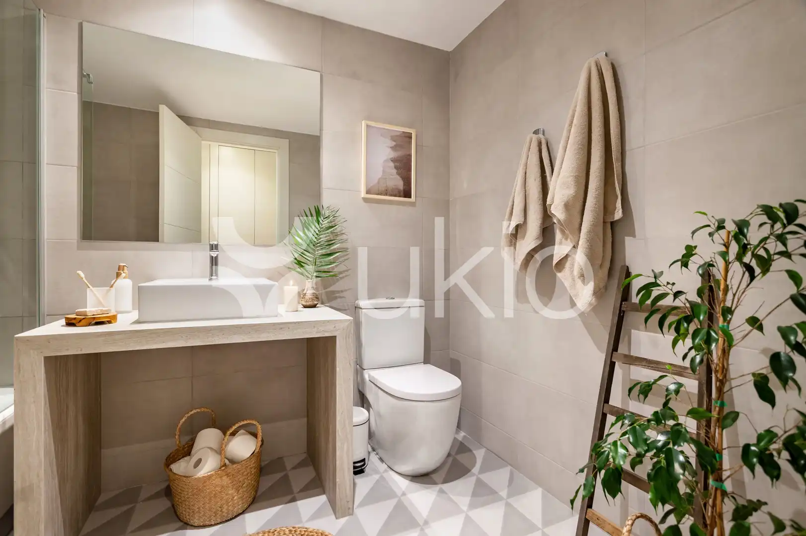 Baño de Apartamento de alquiler en Madrid con Calefacción, Terraza y Amueblado