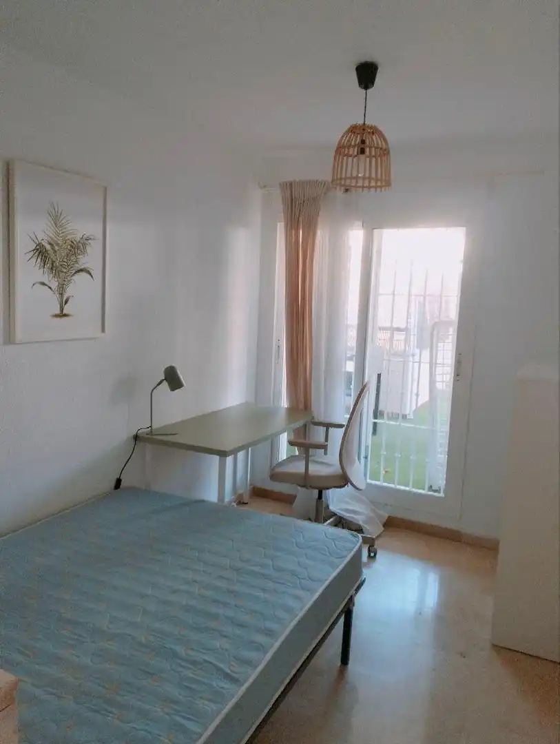 Habitación de Piso en venta en Benalmádena con Jardín privado, Terraza y Amueblado