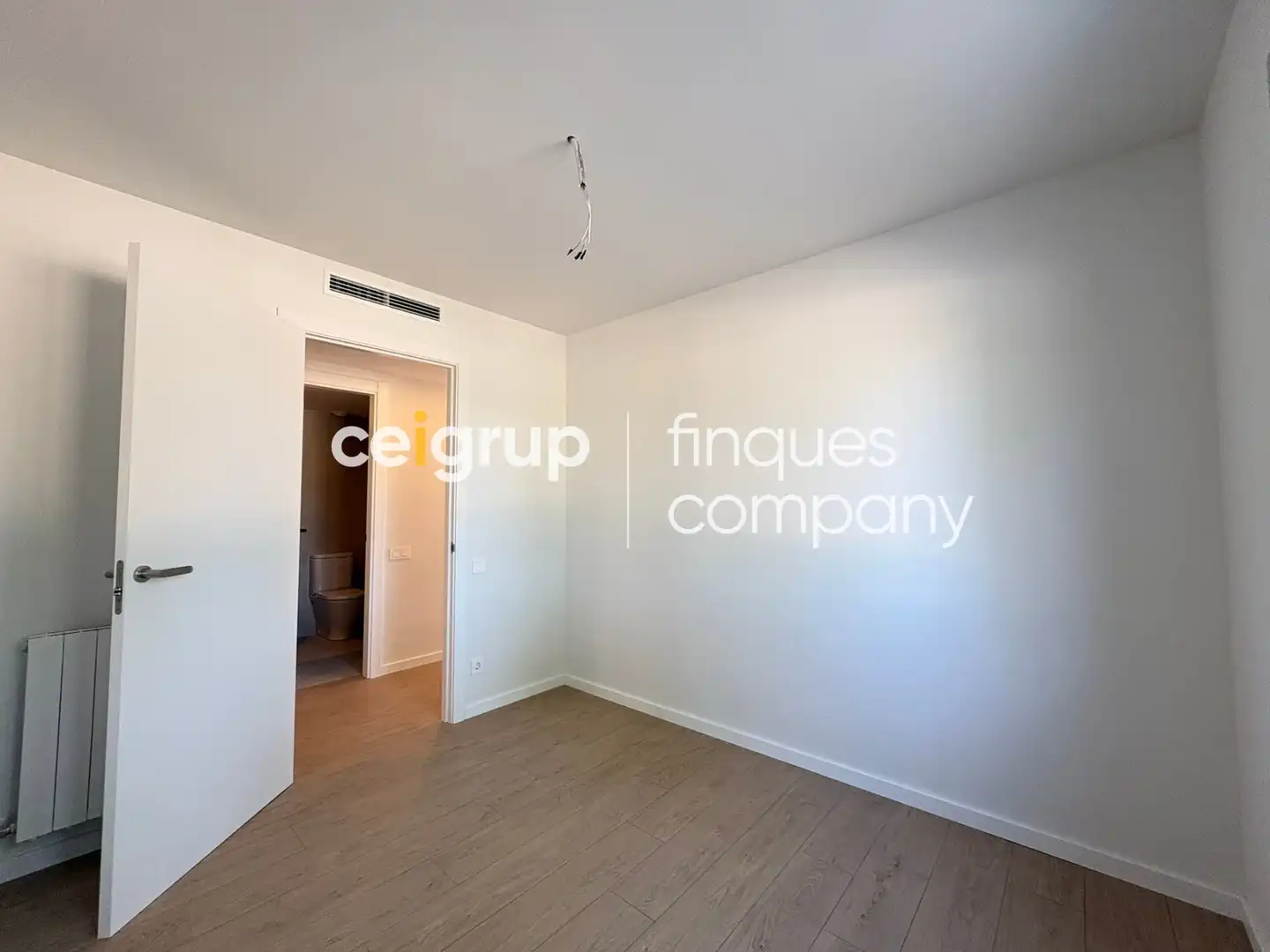 Planta baja en venta en Girona con Calefacción, Terraza y Trastero