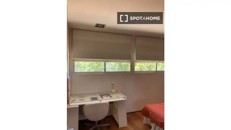 Bedroom of Flat for rent in Sevilla  with Air Conditioner, Heating and Furnished