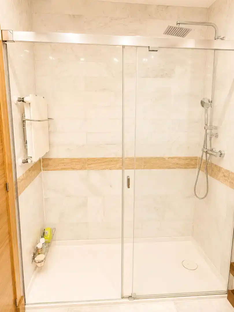 Badezimmer von Wohnung zum Verkauf in Oviedo 