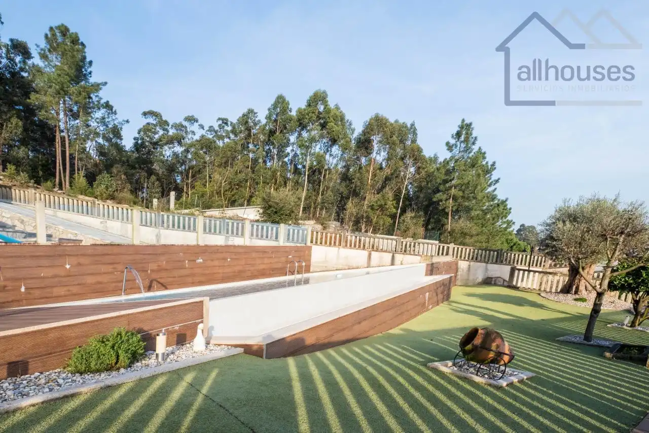 Piscina de Casa o chalet en venta en Tui con Calefacción, Jardín privado y Terraza