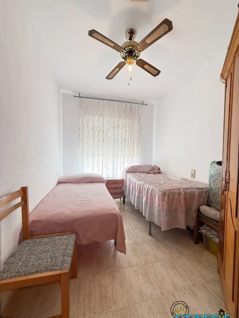 Dormitori de Apartament en venda en Torrevieja amb Terrassa, Moblat i Forn