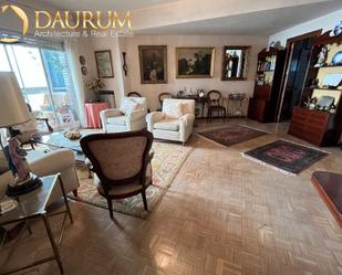 Living room of Flat for sale in  Madrid Capital  with Heating, Storage room and Balcony