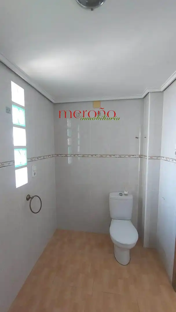 Baño de Piso en venta en Elche / Elx con Trastero y Balcón