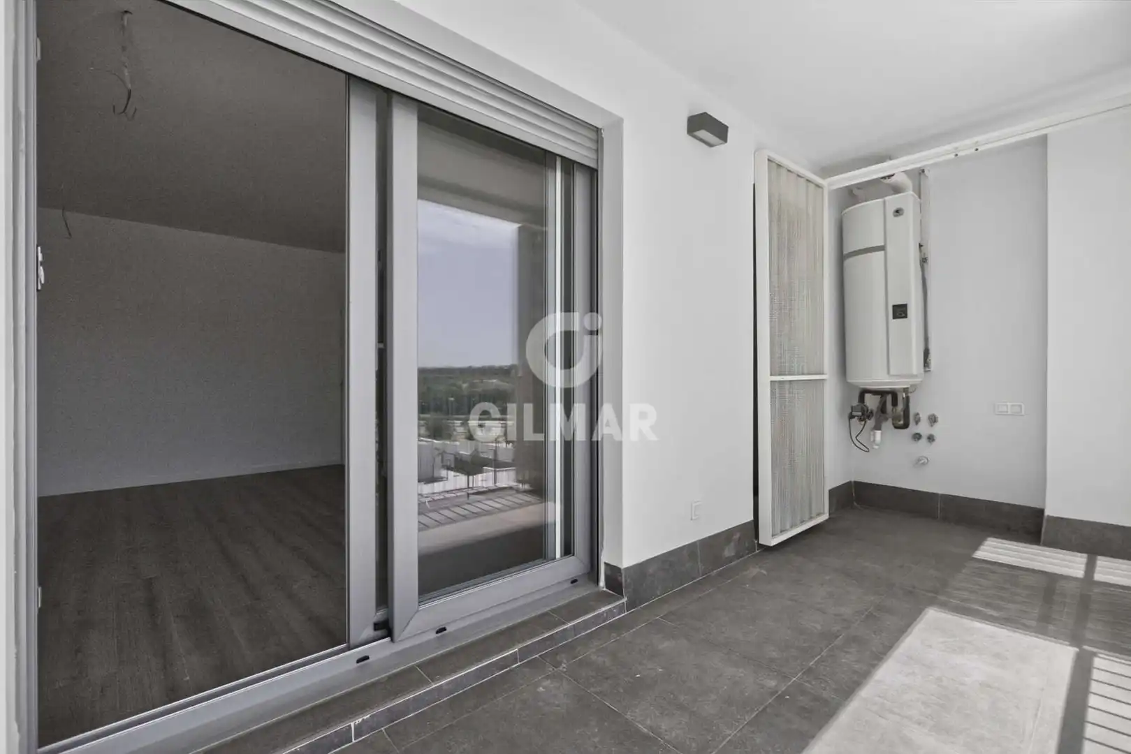 Terraza de Piso en venta en Dos Hermanas con Calefacción, Jardín privado y Trastero