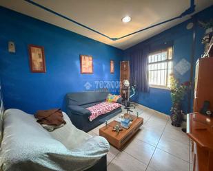 Sala d'estar de Pis en venda en Ingenio amb Terrassa i Moblat
