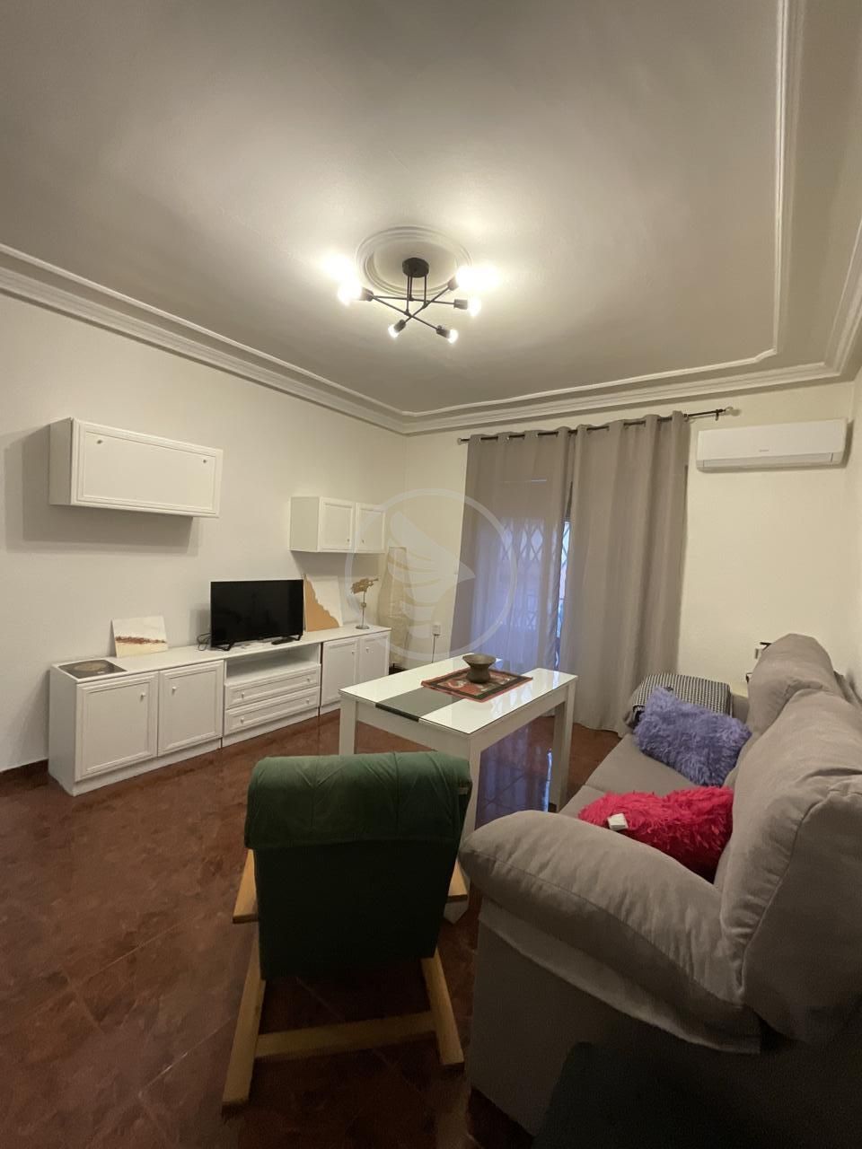 Sala d'estar de Pis en venda en Linares amb Aire condicionat, Terrassa i Moblat