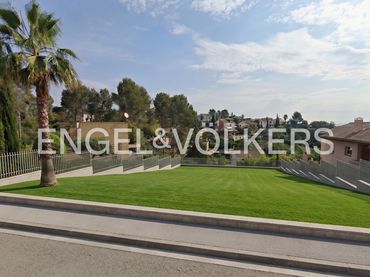Terreny residencial en venda a Pallejà