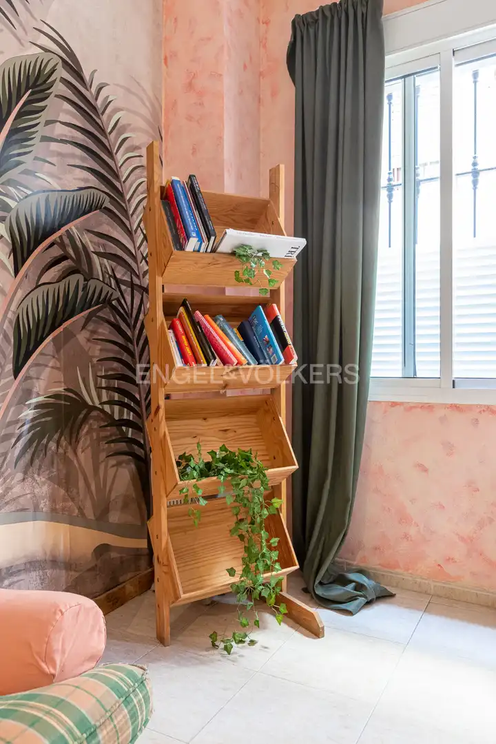 Study for rent in Santa Catalina
