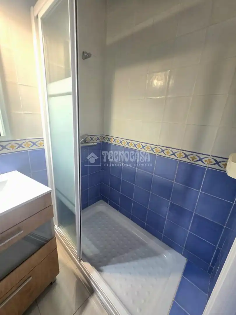 Badezimmer von Wohnung zum Verkauf in Montilla mit Klimaanlage, Terrasse und Abstellraum