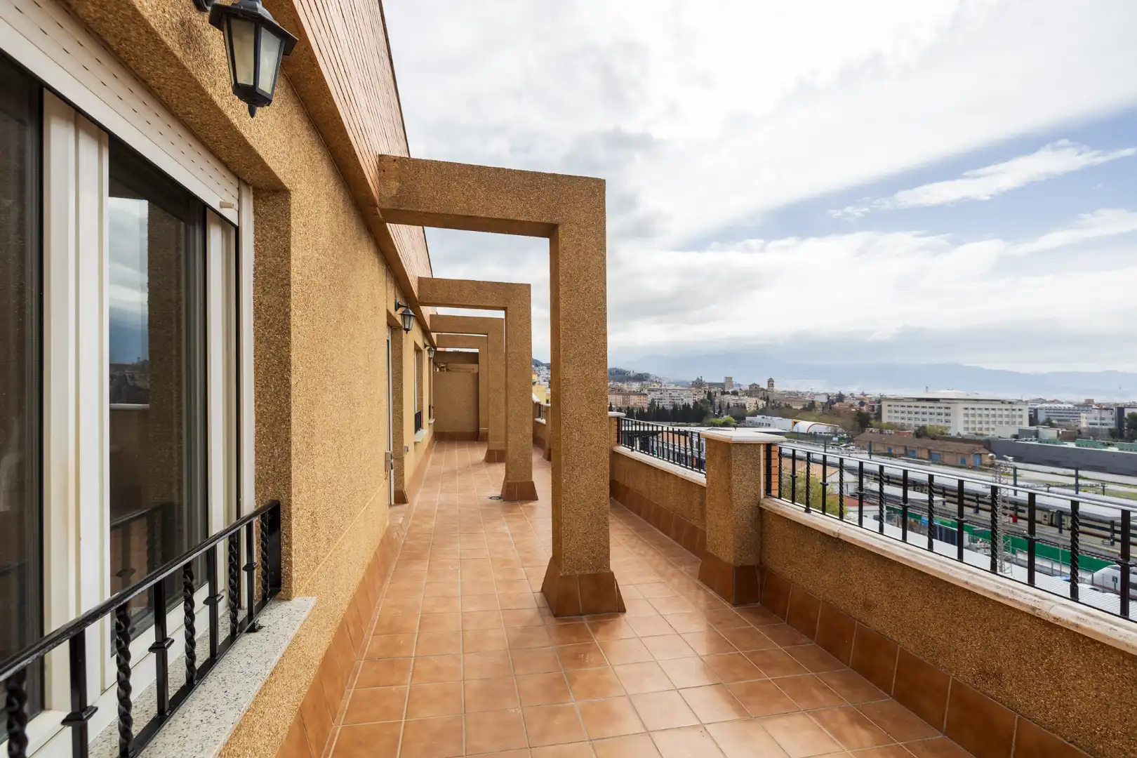 Terrasse von Dachboden zur Miete in  Granada Capital mit Klimaanlage, Heizung und Terrasse