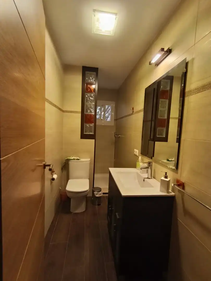 Baño de Ático en venta en Iznájar con Aire acondicionado, Calefacción y Terraza