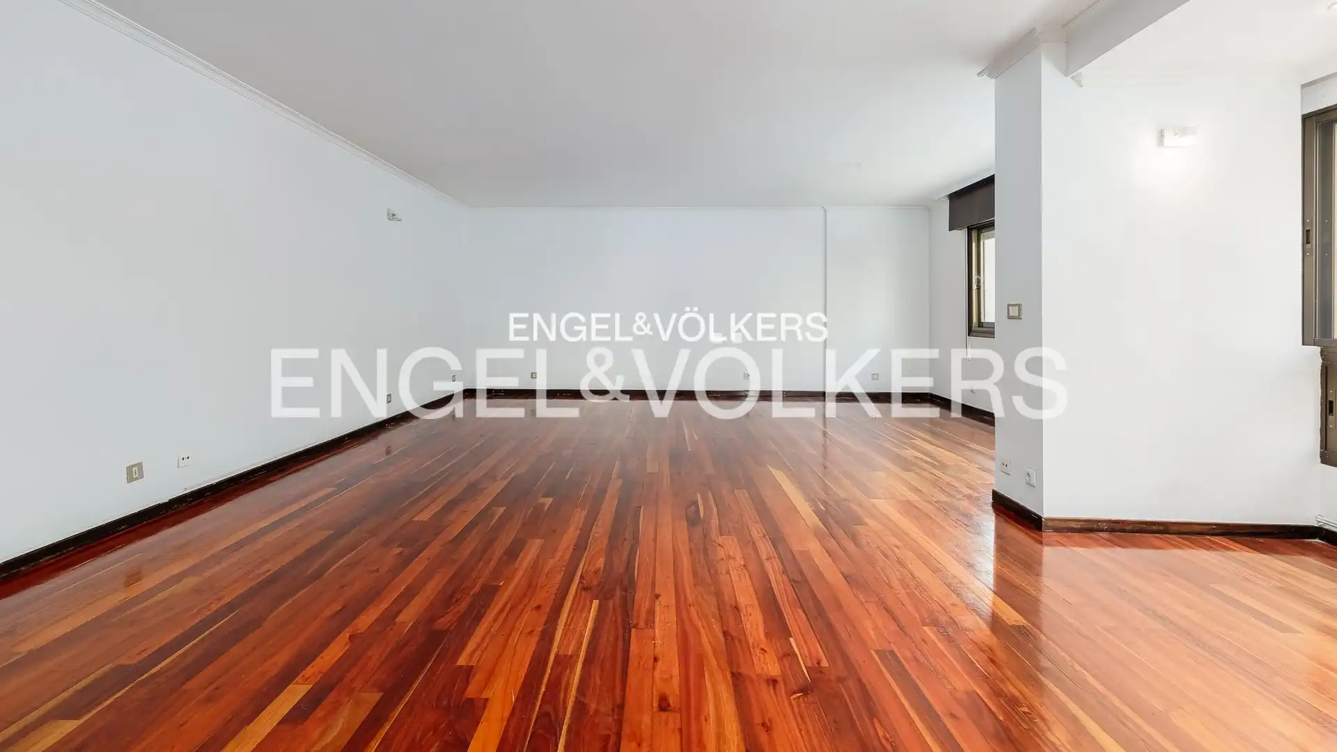 Wohnzimmer von Wohnungen zum Verkauf in Vigo  mit Heizung, Parkett und Terrasse