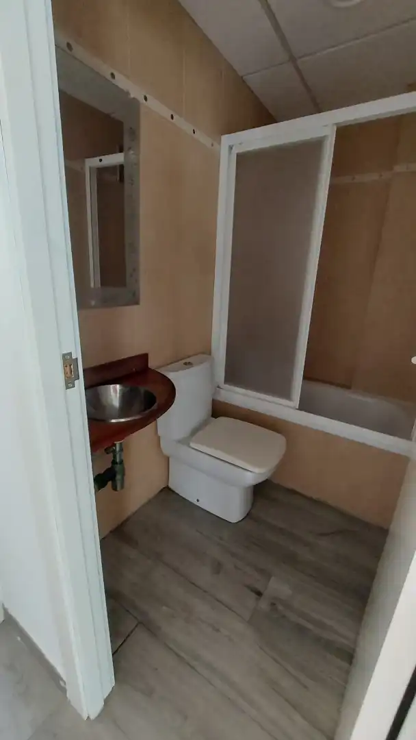 Bathroom of Flat for sale in Lleida  with Air Conditioner, Heating and Terrace