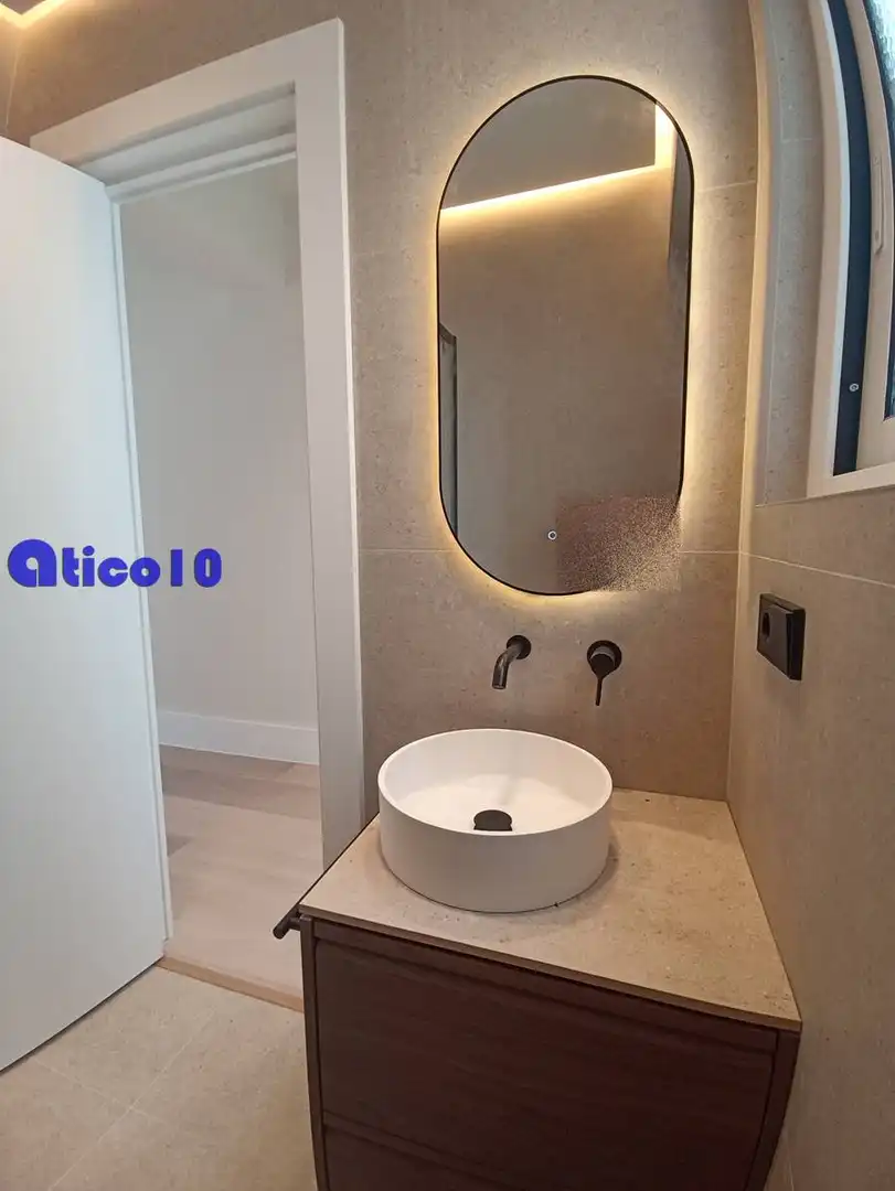 Flat for rent in Calle Asturias, Parque San Francisco - Uría