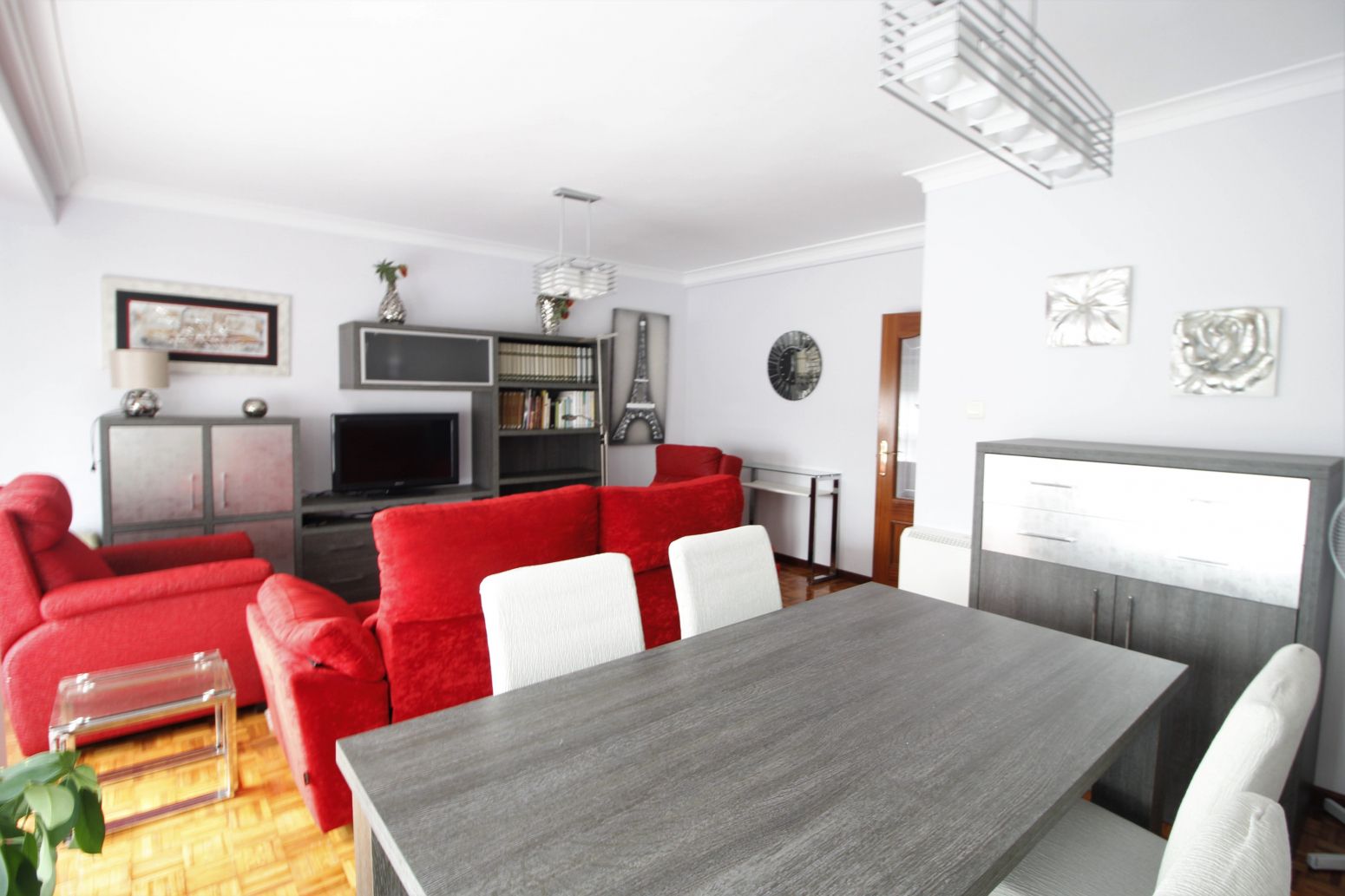 Sala de estar de Piso de alquiler en Gijón  con Calefacción, Parquet y Terraza