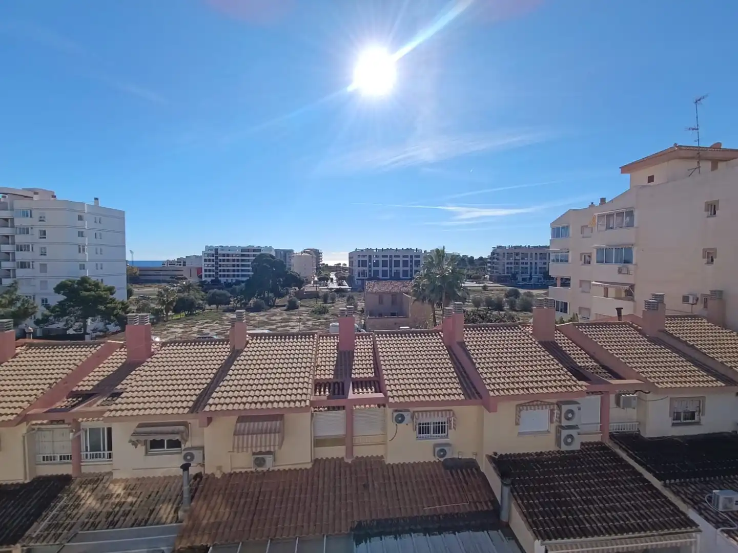 Vista exterior de Dúplex en venda en Villajoyosa / La Vila Joiosa amb Balcó, Alarma i Piscina comunitària