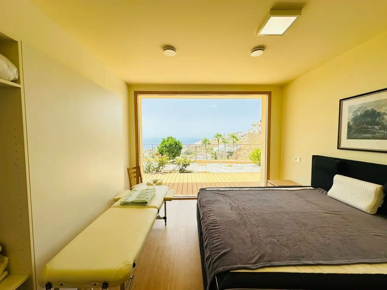 Dormitori de Casa o xalet en venda en Torrox amb Aire condicionat, Jardí privat i Terrassa