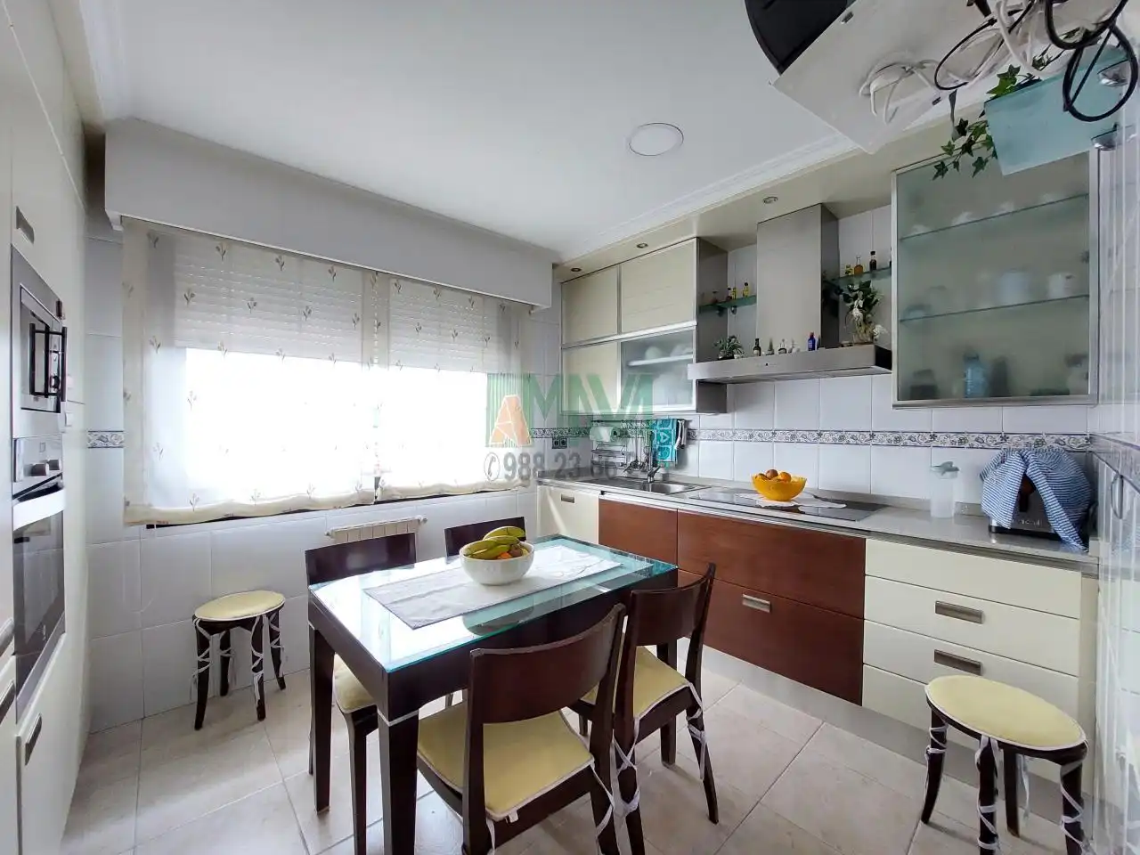 Cocina de Casa adosada en venta en Ourense Capital  con Calefacción