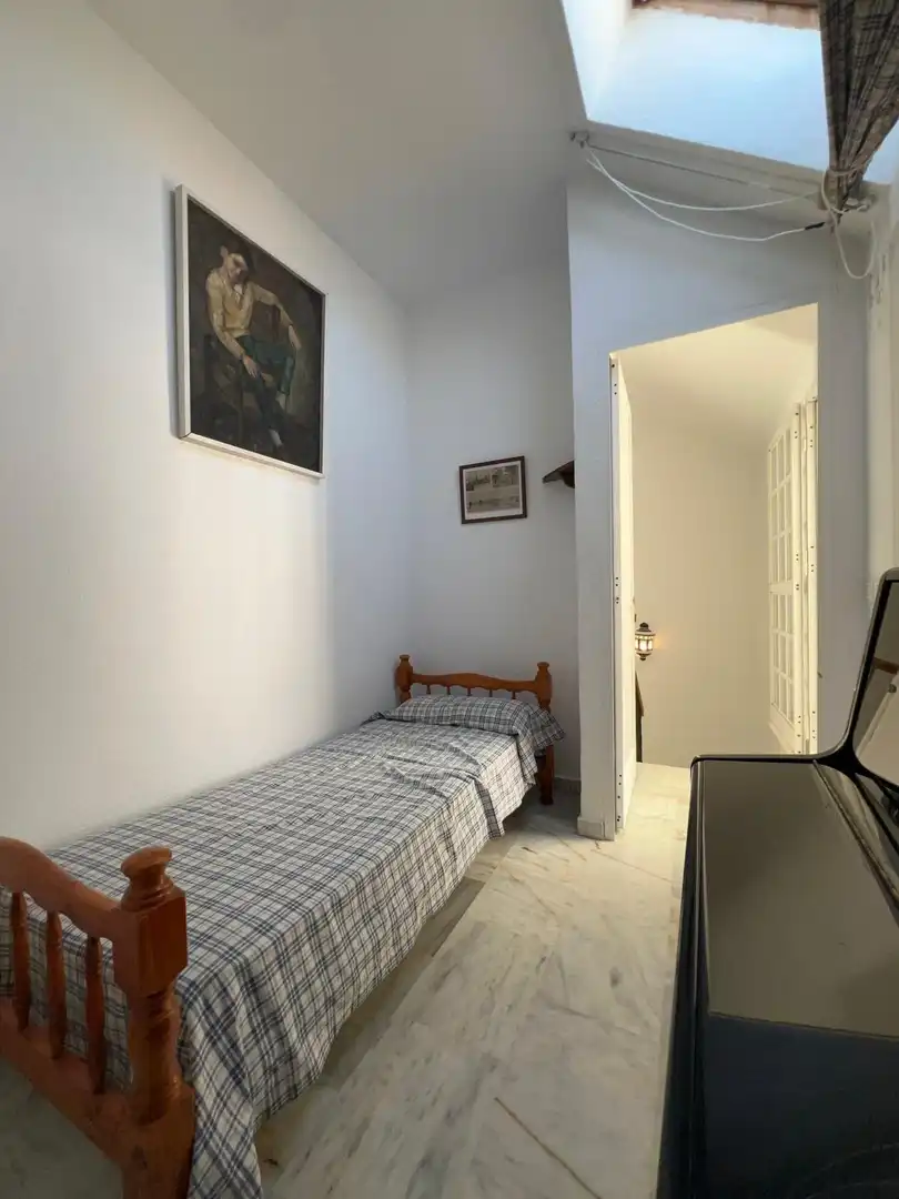 Dormitori de Casa adosada en venda en Fuengirola amb Aire condicionat, Jardí privat i Terrassa
