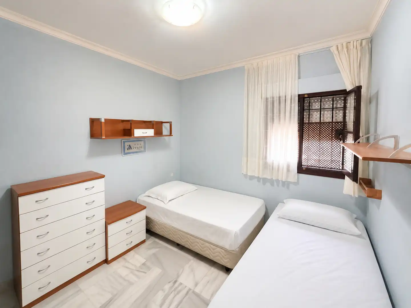 Habitación de Piso en venta en Sanlúcar la Mayor con Terraza, Balcón y Internet