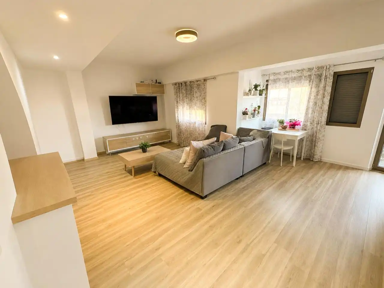 Sala d'estar de Pis en venda en  Palma de Mallorca amb Aire condicionat, Parquet i Forn