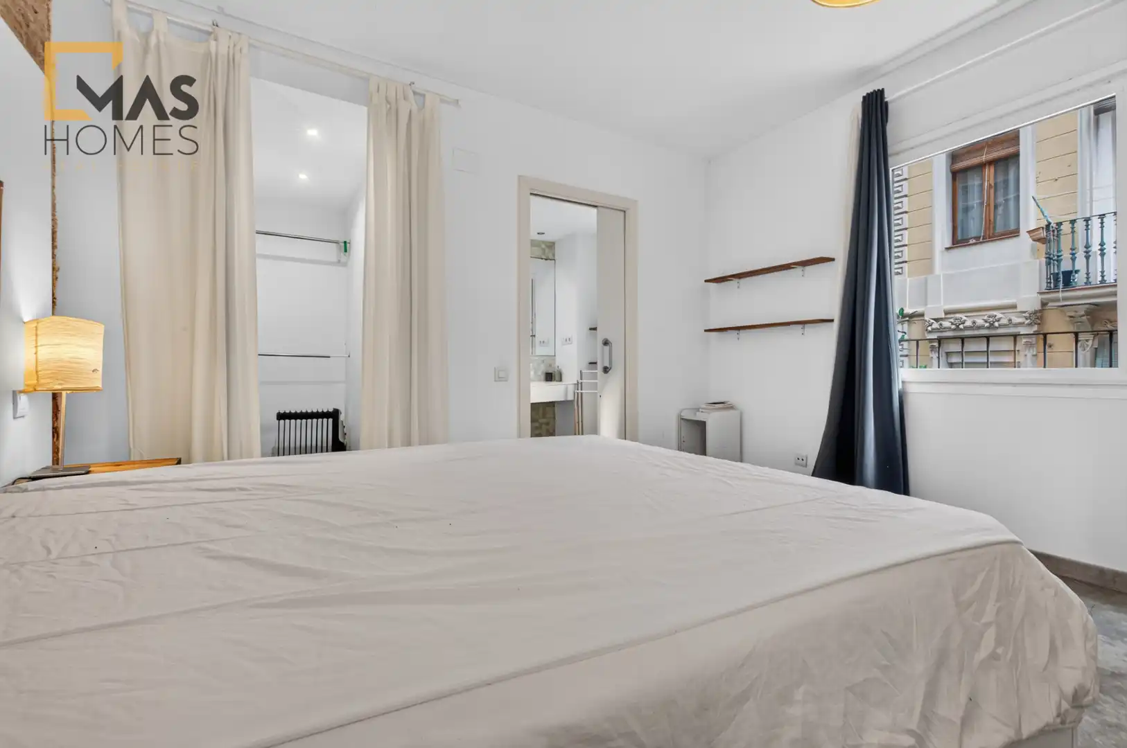 Habitación de Casa adosada en venta en Ciutat Vella