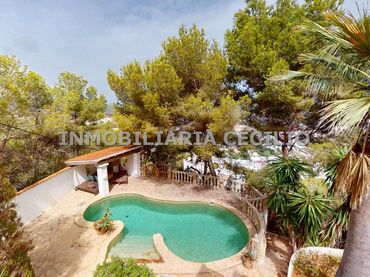 Chalet con piscina en venta en Carrer ses Dàlies 28