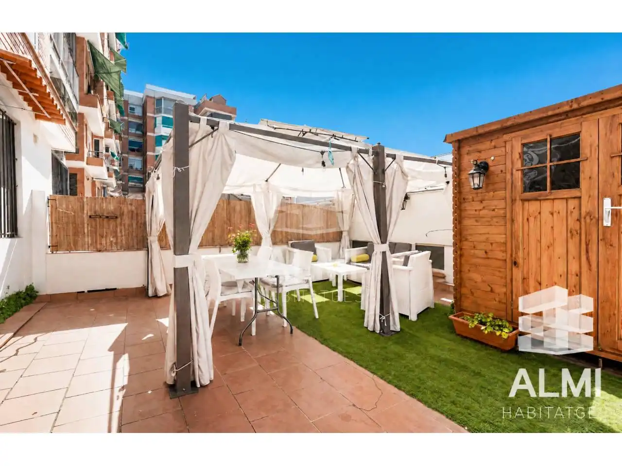 Terrasse von Wohnung zum Verkauf in Barcelona mit Klimaanlage, Parkett und Terrasse