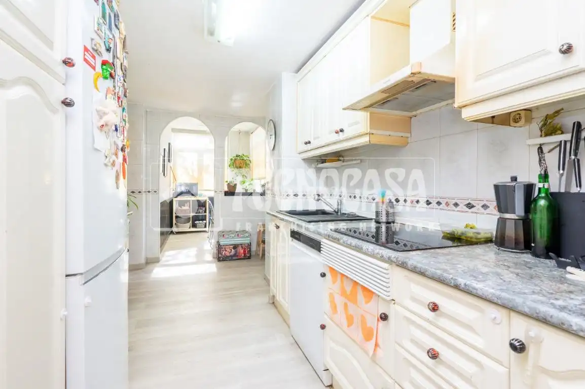 Kitchen of Flat for sale in Coslada  with Heating and Storage room