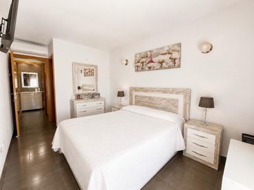 Wohnung mit Balkon zum Verkauf in VAZQUEZ DE MELLA, POLITIC