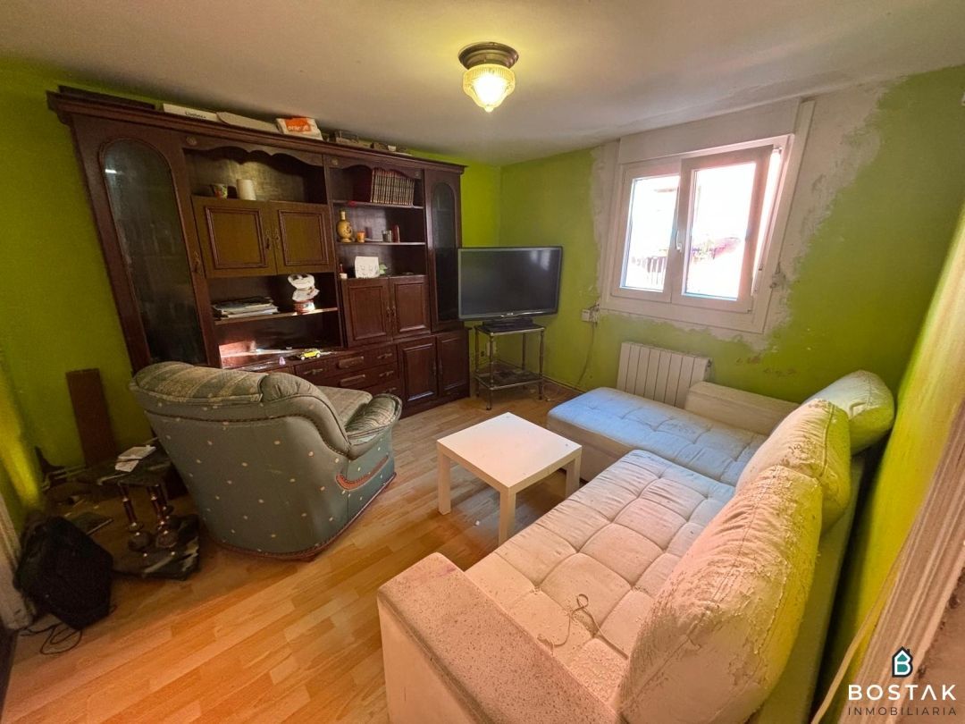 Sala d'estar de Pis en venda en Bilbao  amb Calefacció i Alarma