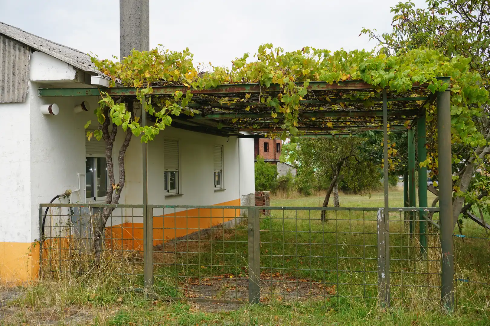 Vista exterior de Casa o xalet en venda en Melide amb Jardí privat i Moblat