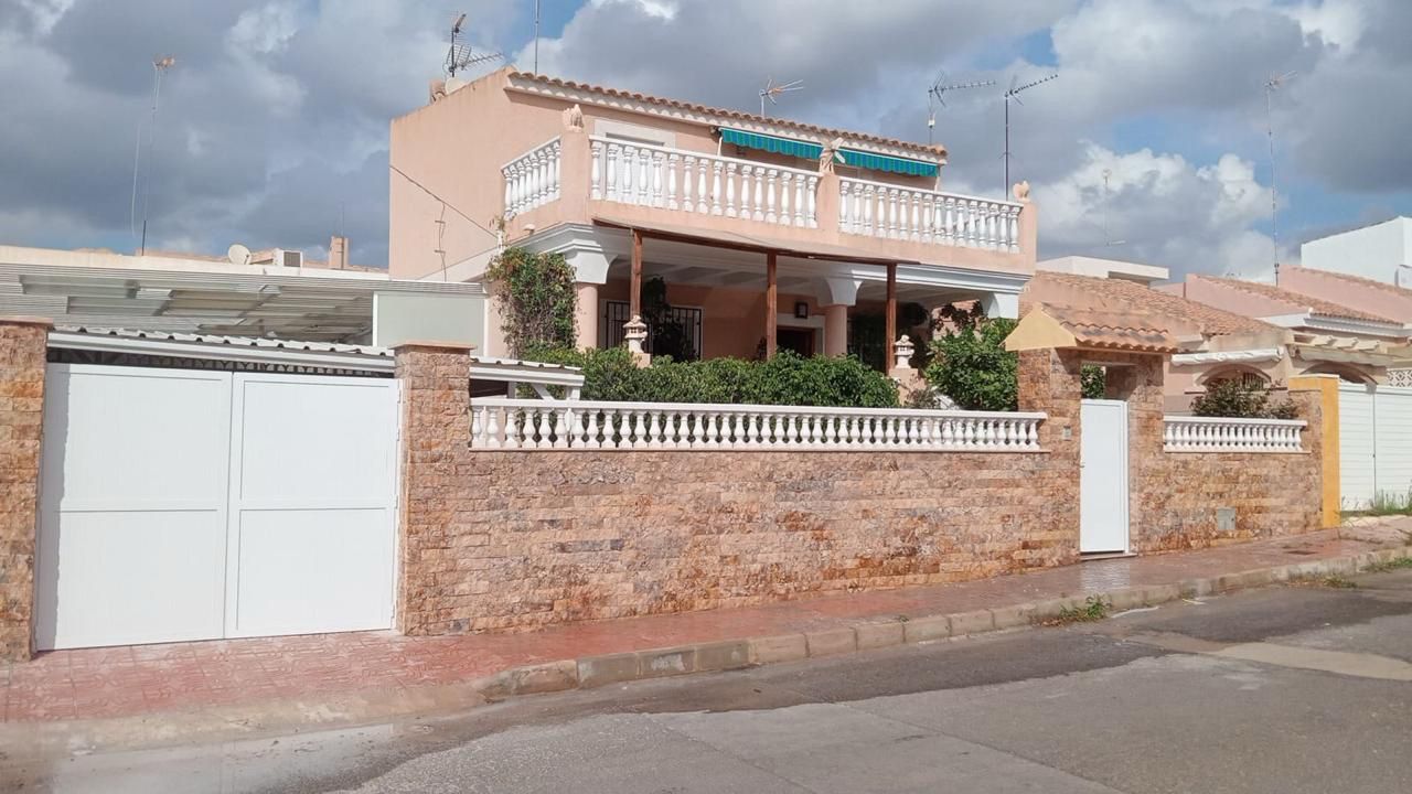 Vista exterior de Casa adosada en venta en Mazarrón