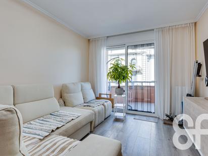 Living room of Flat for sale in  Barcelona Capital  with Air Conditioner, Heating and Parquet flooring