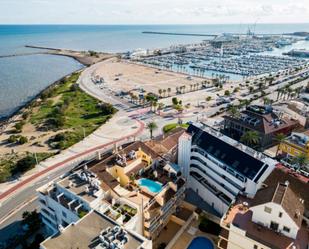 Vista exterior de Àtic en venda en Dénia amb Aire condicionat, Terrassa i Piscina