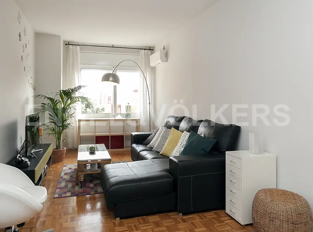 Sala de estar de Piso de alquiler en  Barcelona Capital con Aire acondicionado, Calefacción y Amueblado